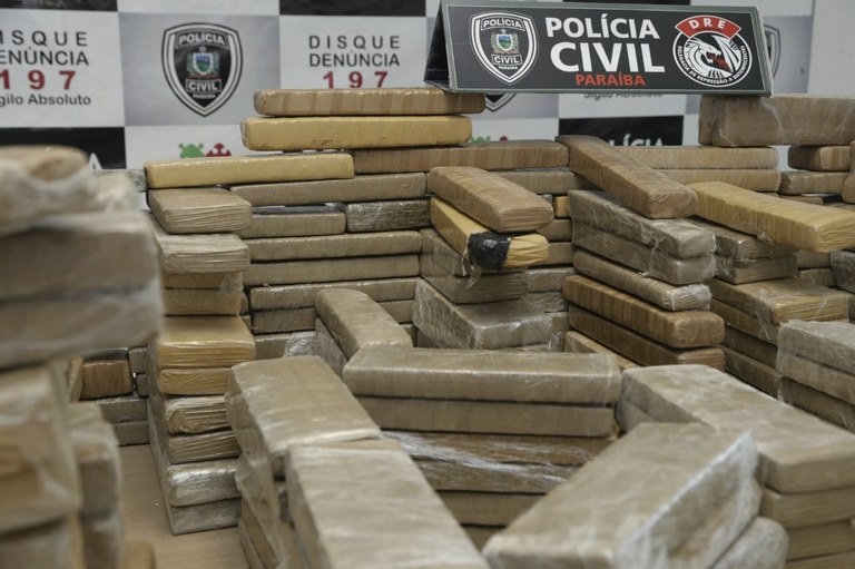 Policia Civil apreende 350 quilos de drogas em Bayeux (3).jpeg