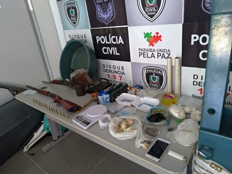 211021 - Polícia Civil prende suspeito de tráfico e apreende armas e drogas em Campina Grande (.jpeg