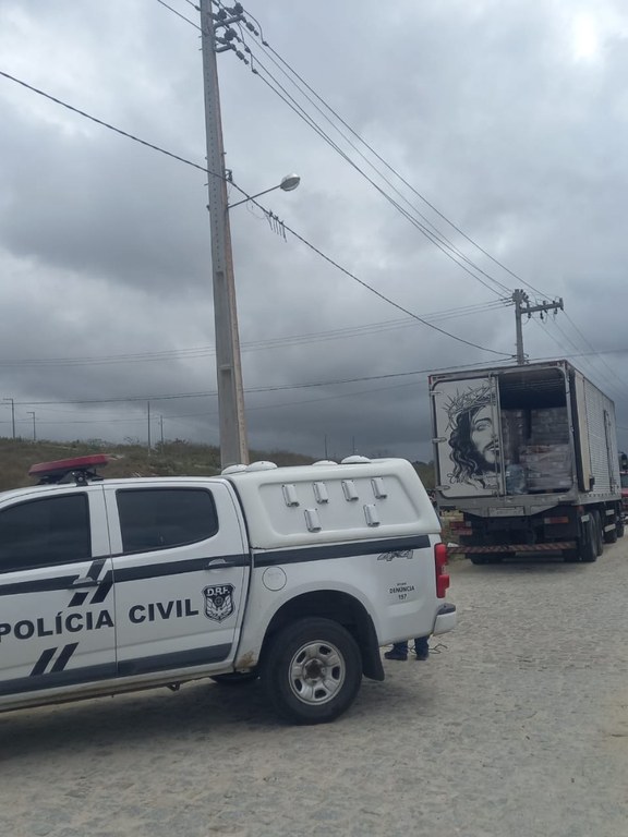 Polícia Civil recupera caminhão com 16 toneladas de carne roubadas em Campina Grande.jpeg